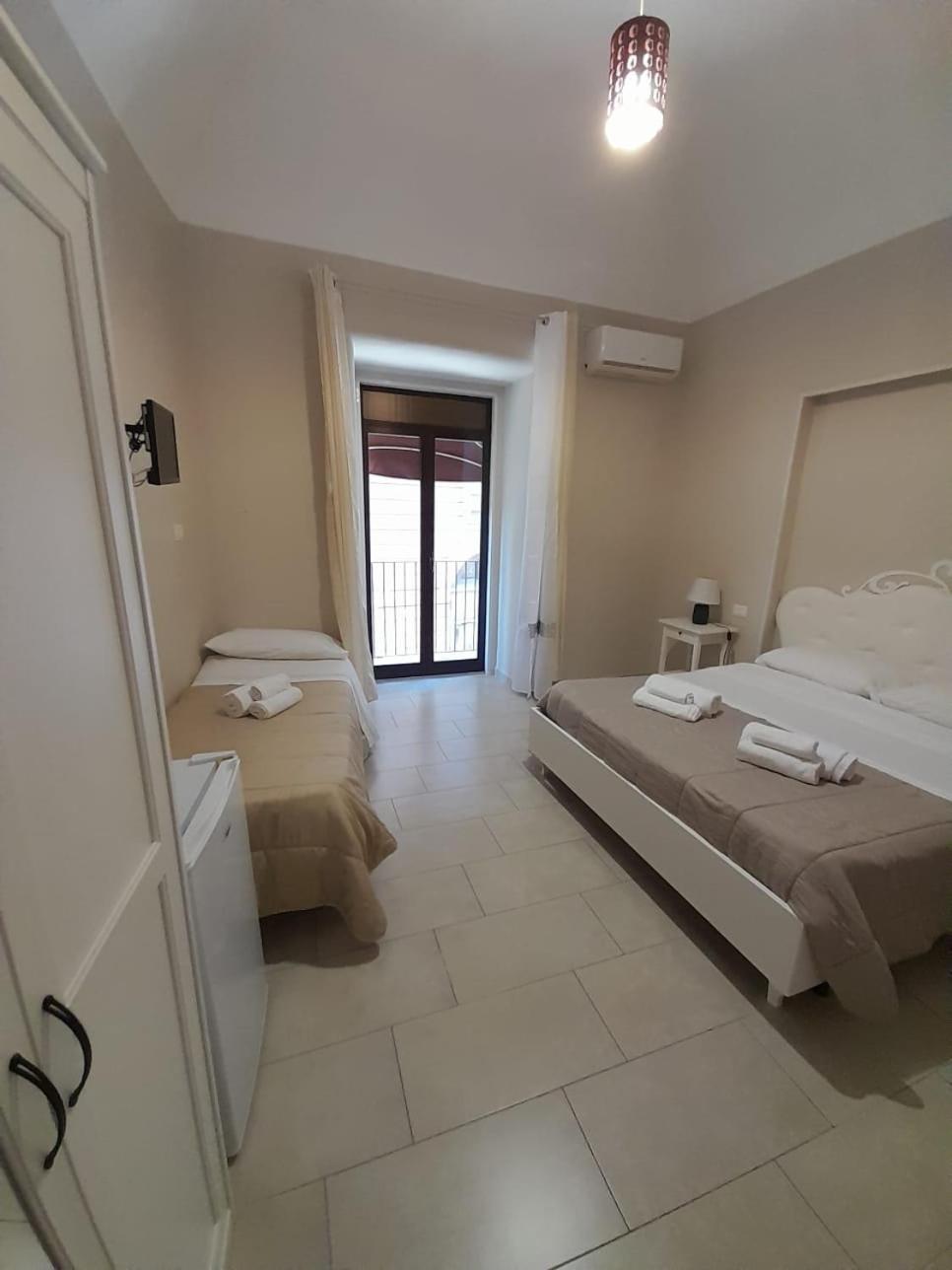 Fuoco Dell'Etna Hotel คาตาเนีย ภายนอก รูปภาพ