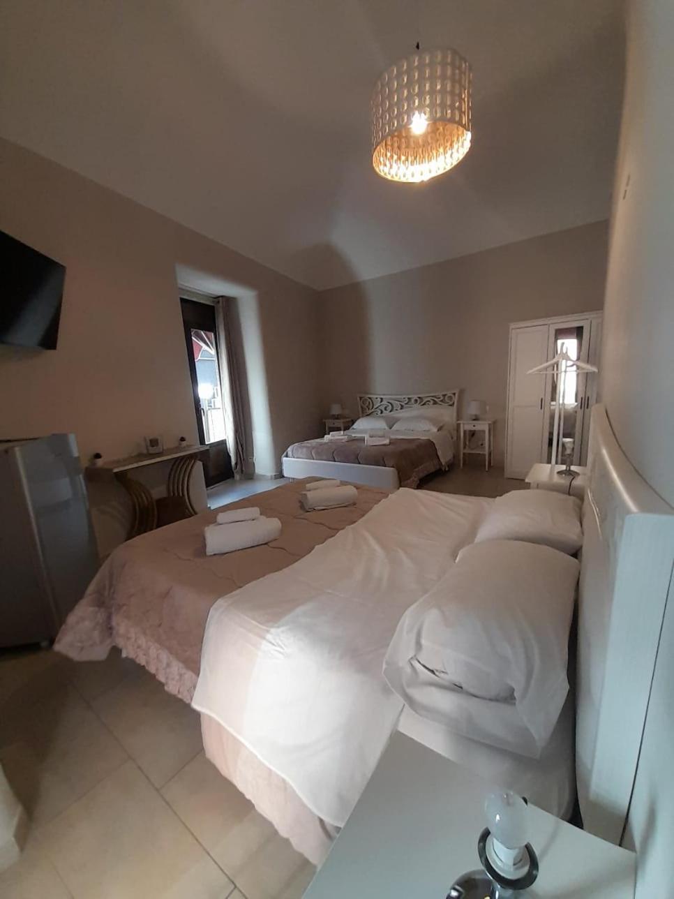 Fuoco Dell'Etna Hotel คาตาเนีย ภายนอก รูปภาพ